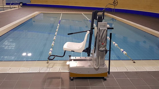 Elevador de batería portátil para piscina