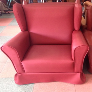 SILLON CON OREJAS Y FALDON